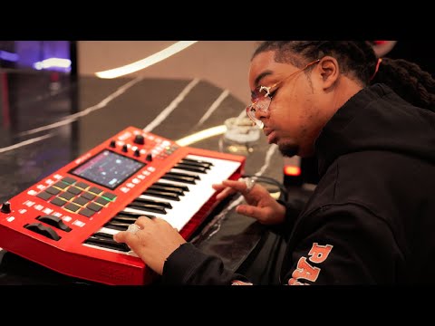 AKAI MPC Key 37 по цене 129 700 ₽