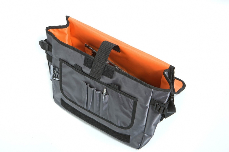 UDG Ultimate CourierBag Steel Grey, Orange Inside по цене 6 750 ₽