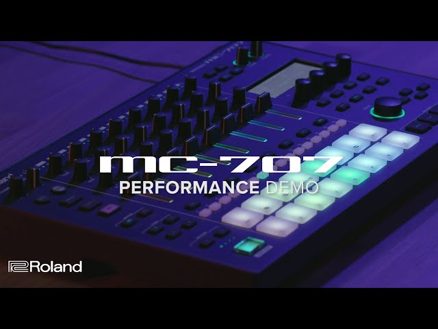 Roland MC-707 по цене 125 040 ₽