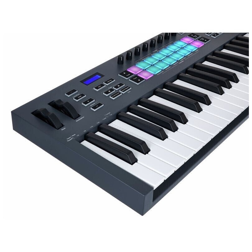 Novation FLkey 37 по цене 35 650 ₽