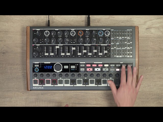 Arturia MiniBrute 2 по цене 79 380 ₽