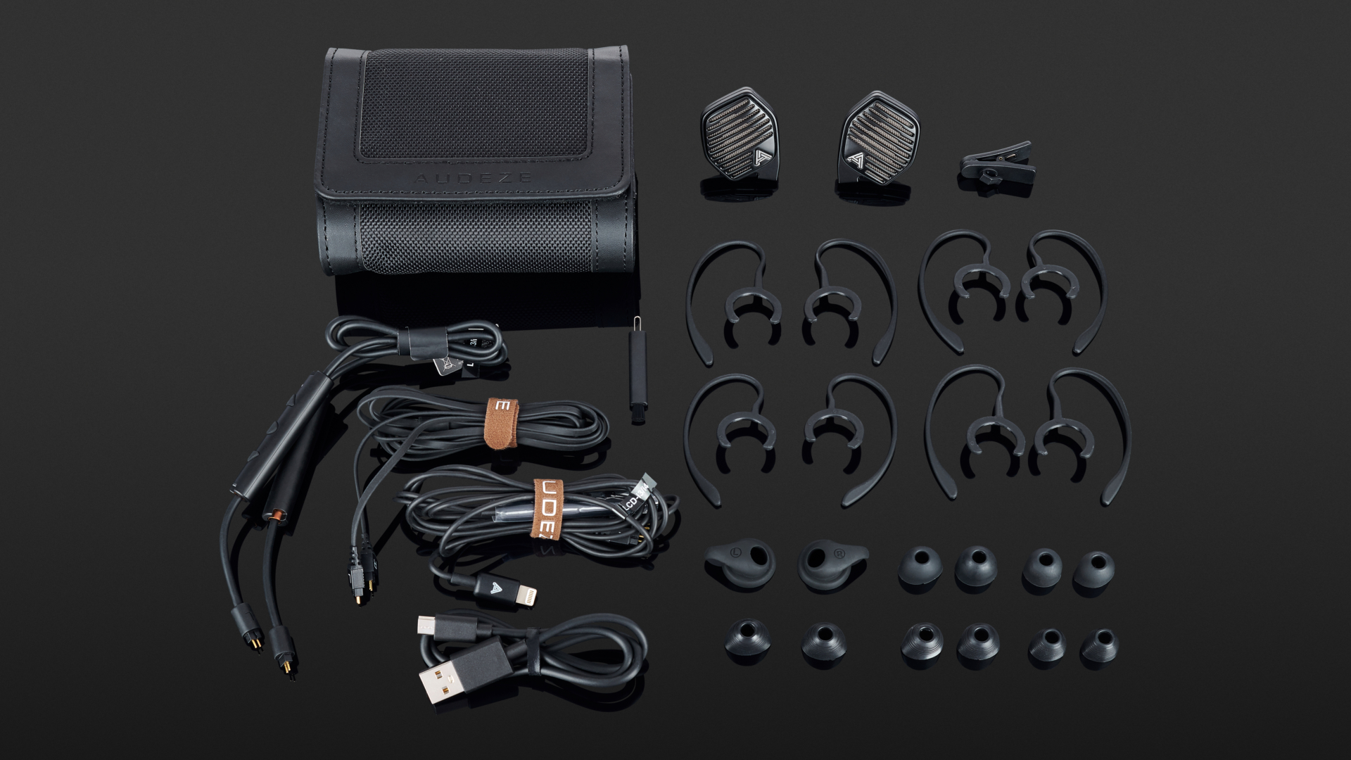 Audeze LCDi3 + Lightning Cable по цене 90 000 ₽