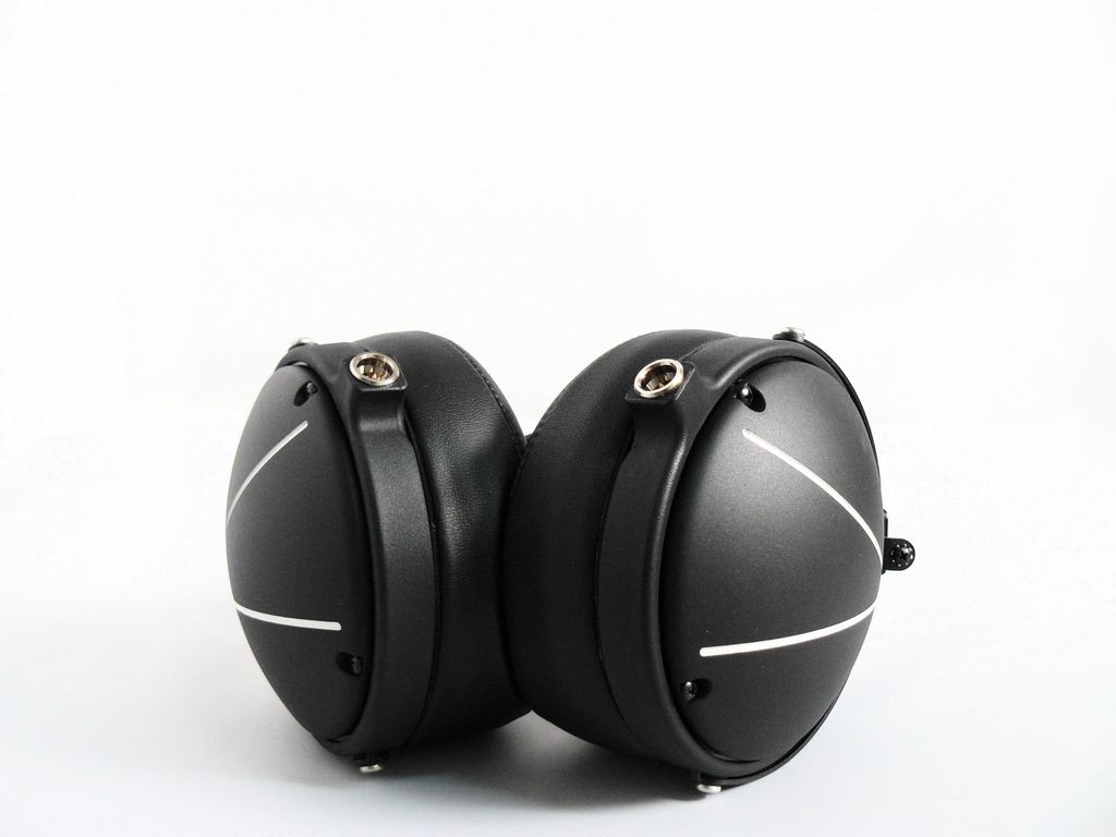 Audeze LCD-2 Classic Closed Back Black (no travel case) по цене 97 000 ₽