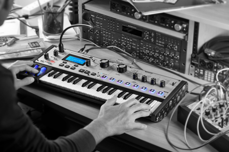 Неофициальный редактор для синтезатора Novation MiniNova для iPad