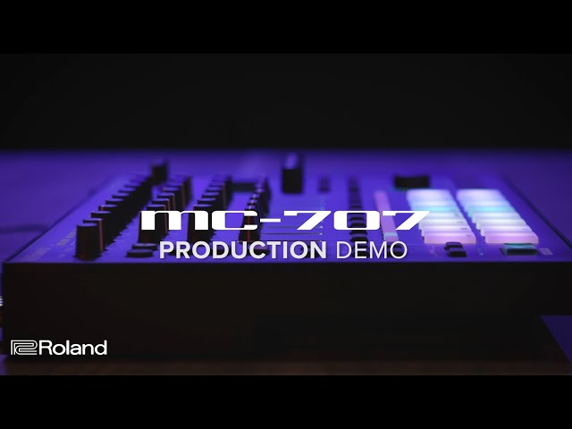 Roland MC-707 по цене 125 040 ₽