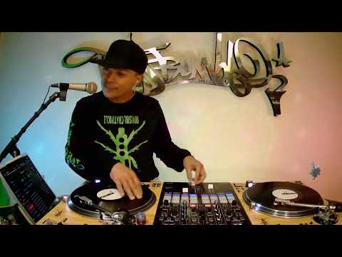 Behringer Wing-BK по цене 413 200 ₽