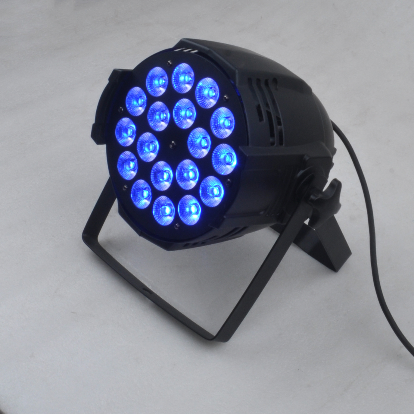 Proton Lighting PL PAR 18-15 RGBWA+UV 25° по цене 31 200 ₽