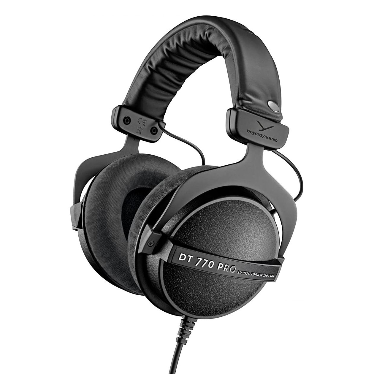 Beyerdynamic DT 770 PRO Black Limited Edition 250 Ohm по цене 23 900 ₽