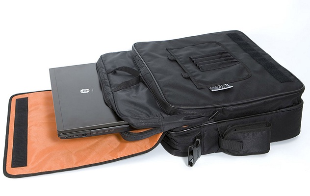 UDG Ultimate CourierBag DeLuxe Black/Orange Inside по цене 11 250 ₽