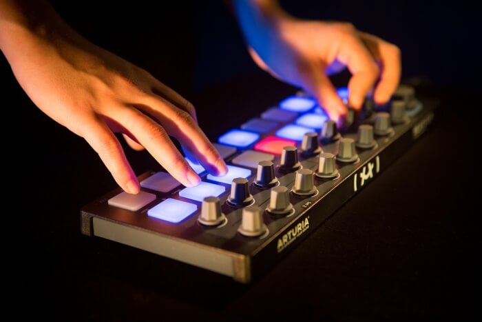 Arturia Beatstep Black Edition по цене 22 400.00 ₽