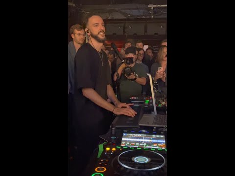 Behringer Wave по цене 100 000 ₽