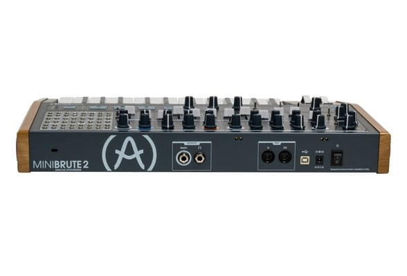 Arturia MiniBrute 2 по цене 79 400 ₽