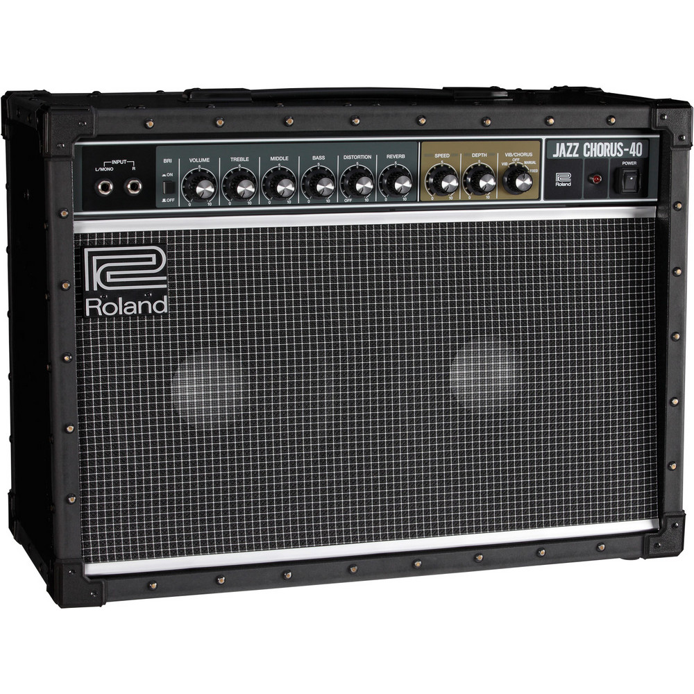 Roland JC-40 по цене 106 300 ₽