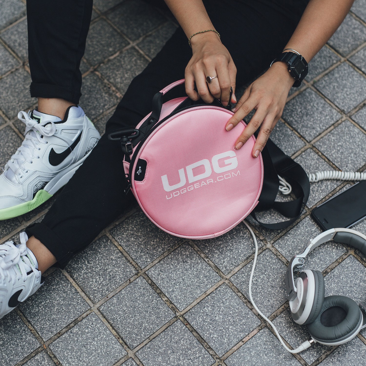 UDG Ultimate DIGI Headphone Bag Pink по цене 6 250 ₽