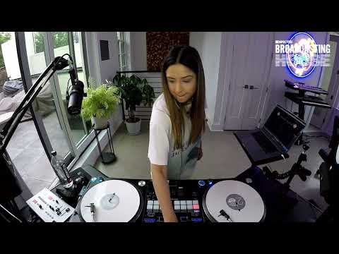 Klipsch New York купить за 79 990.00 ₽ с доставкой по Москве и всей России в интернет-магазине ALL for DJ Klipsch New York по цене 79 990.00 ₽