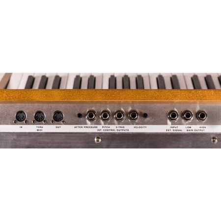 Moog Minimoog Model D по цене 1 034 200 ₽