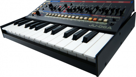 Roland JU-06A по цене 38 500 ₽