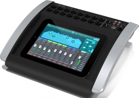 Behringer X18 по цене 56 400 ₽