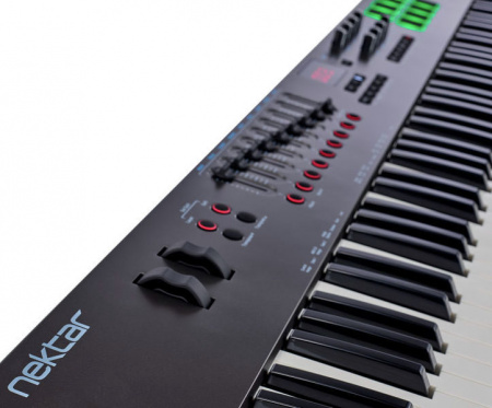 Nektar Impact LX 88+ по цене 30 600 ₽