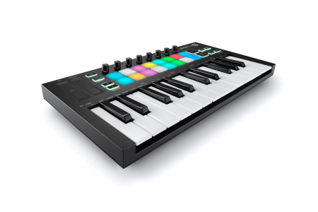 Novation LaunchKey Mini MK3 по цене 14 941 ₽