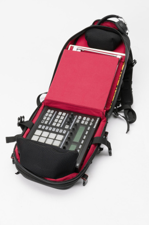 Magma RIOT DJ-Backpack black/red по цене 20 610 ₽