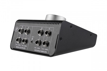 Mackie Big Knob Passive по цене 11 400 ₽