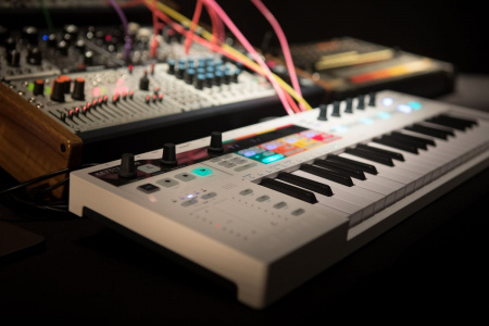 Arturia KeyStep Pro по цене 70 000 ₽