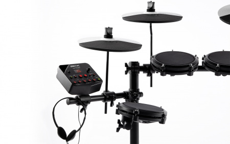 Alesis Debut Kit по цене 40 000 ₽