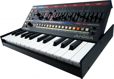Roland JU-06A по цене 38 500 ₽