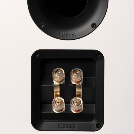 Magnat Signature 607 White по цене 190 000.00 ₽