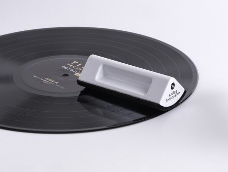 Analog Renaissance Record Velvet Brush White по цене 1 400 ₽