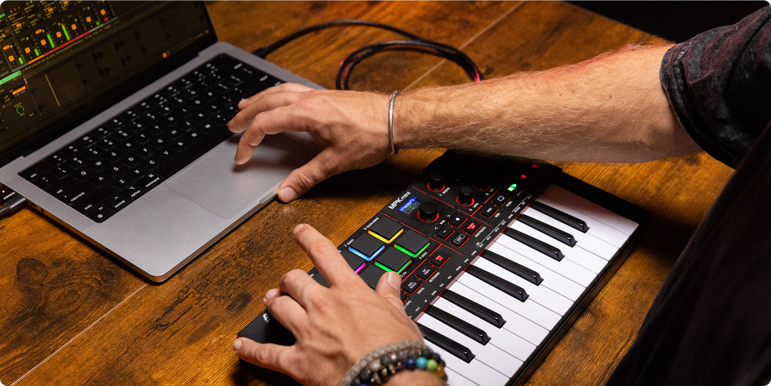 AKAI MPK Mini IV — новая версия классической MIDI-клавиатуры