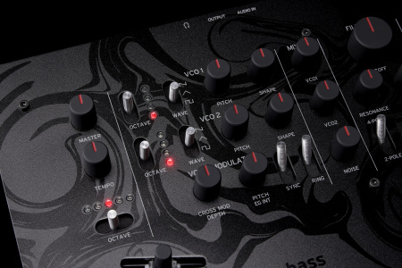 KORG Minilogue Bass по цене 94 100 ₽