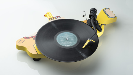 Pro-Ject The Beatles Yellow Submarine по цене 68 409 ₽